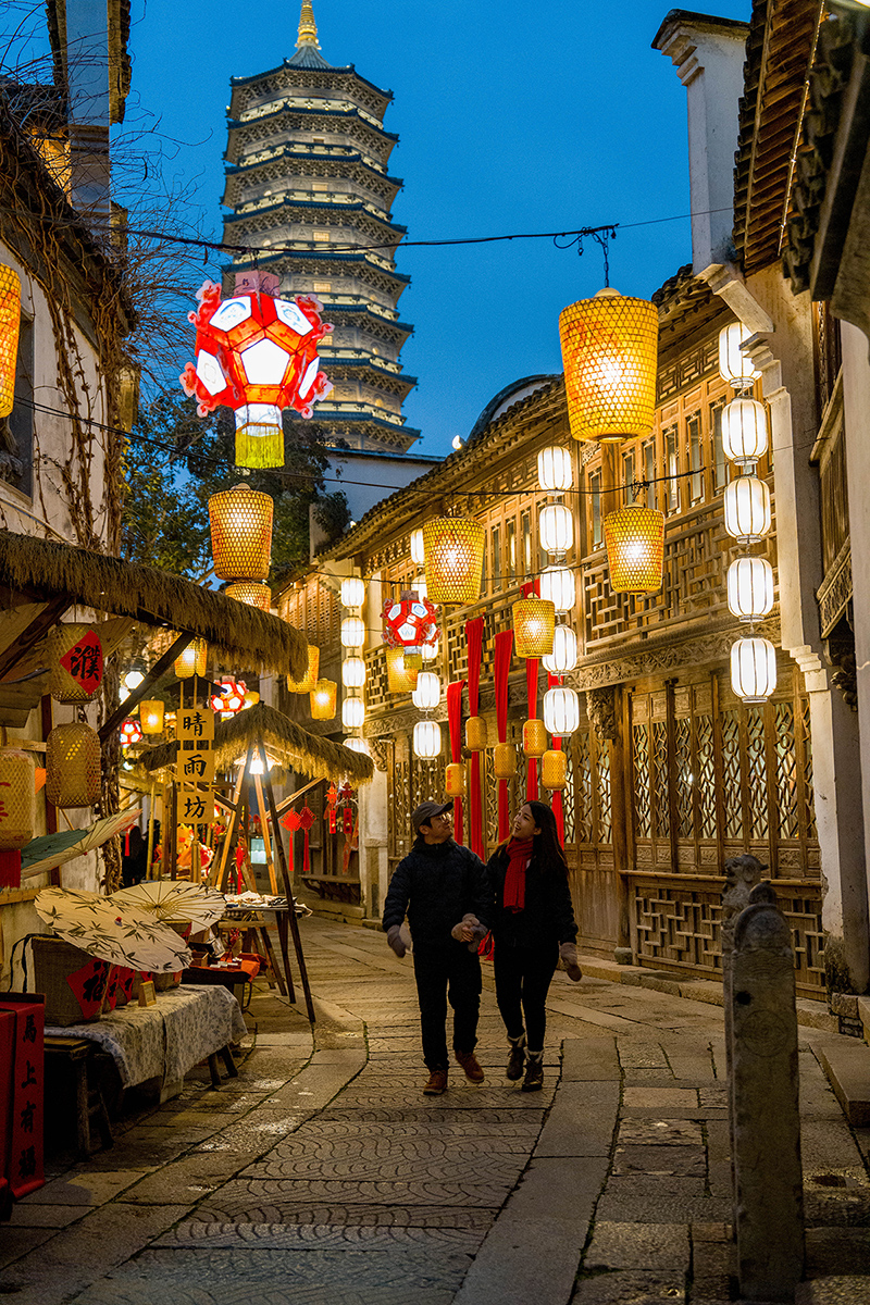 Malaysian Content Creators Immerse Themselves in Jiaxing’s Spring Festival Festivities, Discovering the Depth and Warmth of a Jiangnan Chinese New Year